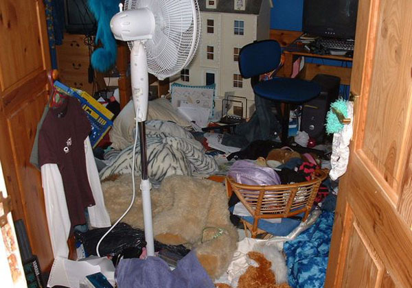 英国姐妹花房间被评"最脏乱房间奖"