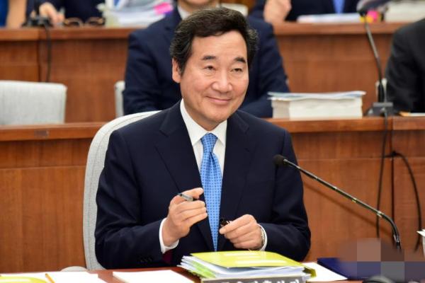 韩国总理提名人李洛渊参加人事听证会组图