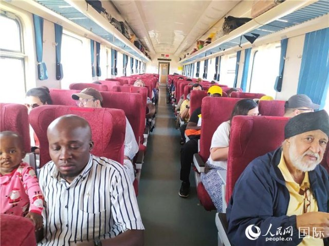 蒙内铁路列车的车厢。人民网记者 黄培昭摄