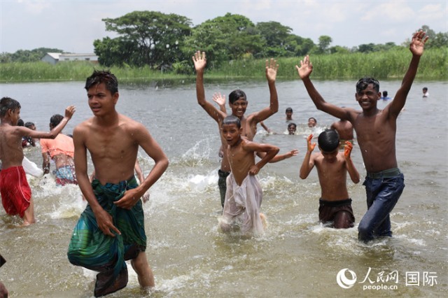 �ϼ�������ͯ�ڴ�����ʵش帽���峺�ĺ�ˮ����Ϸ��ˣ���������