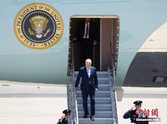 ����ʱ��6��19�գ�������ͳ�ݵǵִ�λ�ڼ����������ݾɽ�ɽ������Ī�������������������ý�屨�������μ���֮�аݵǽ�������Ӧ������仯�ļƻ�������ϯ�ೡ��ѡ�����<a target='_blank' href='/'><p  align=