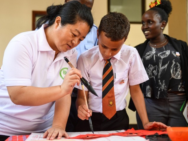 【新春走基层】内罗毕大学孔子学院中方教师:盛开在肯尼亚的中文之花