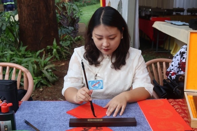 【新春走基层】内罗毕大学孔子学院中方教师:盛开在肯尼亚的中文之花