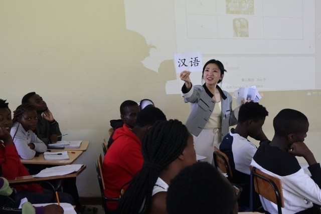 【新春走基层】内罗毕大学孔子学院中方教师:盛开在肯尼亚的中文之花
