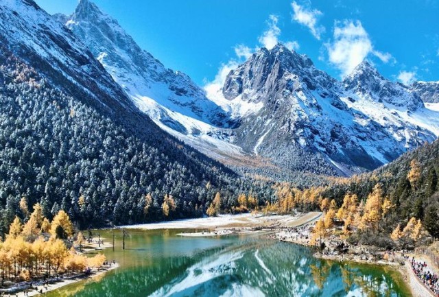 台湾青年:寻美川藏线是令人震撼和难忘的旅程