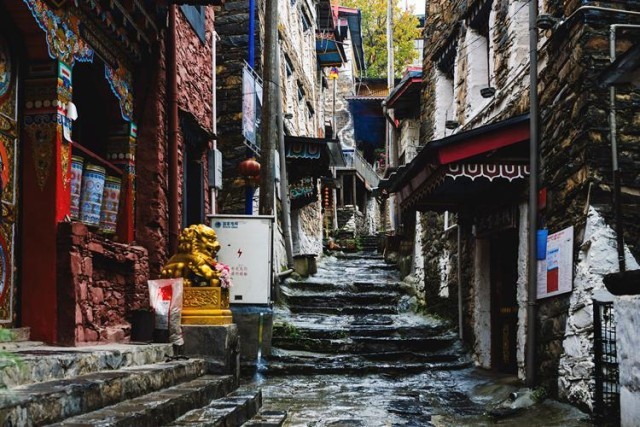 台湾青年:寻美川藏线是令人震撼和难忘的旅程