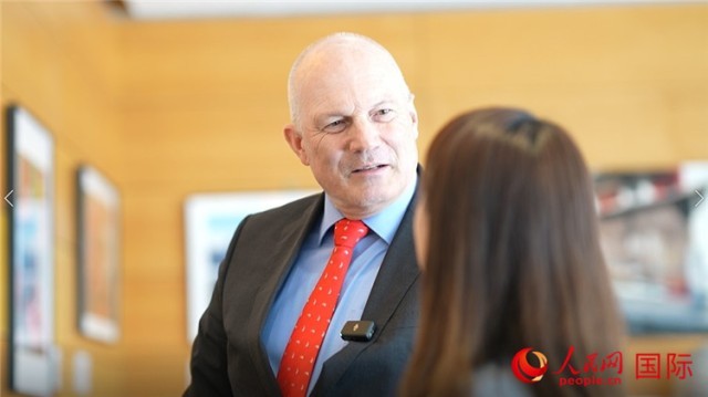 ��ʿפ����ʹ���������ʹ���ڳ��е���Ƭ�������� ���ſ���