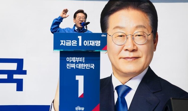 5��12�գ��������ں����׶��׶��μ���ͳѡ�پ�ѡ����»���