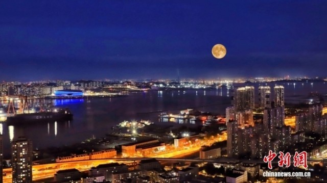 ���������������һ��Բ�´Ӵ��������嶫������������