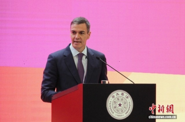 4��13�գ�����������������ɣ��˹���廪��ѧ�ݽ���<a target='_blank' href='/' _fcksavedurl='/'><p  align=