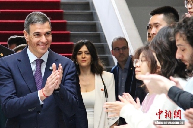 ����4��13�գ����������ڶ��й�������ʽ���ʵ�����������ɣ��˹(��)���廪��ѧ��ѧ�������� <a target='_blank' href='/' _fcksavedurl='/'><p  align=