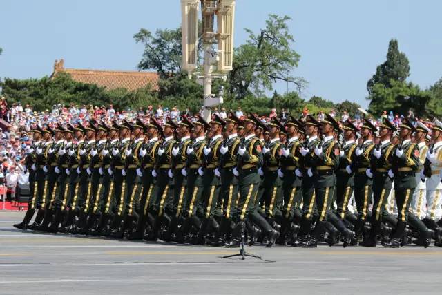 2015年9月,中国宣布裁减军队员额30万,这次裁军将在2017年底基本完成.