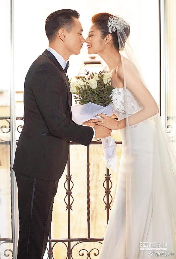 安以轩宣布结婚嫁百亿富豪 唯美婚纱照曝光