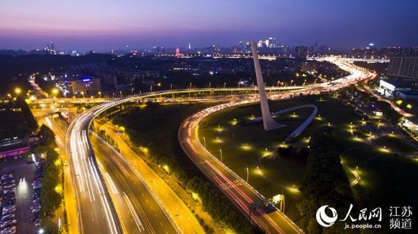 夜太美南京夜景照明提档升级打造炫彩灯光秀