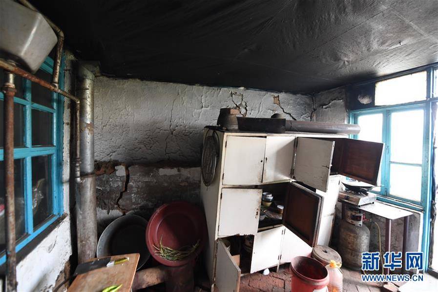 吉林松原发生地震 农民家中瓷砖被震落