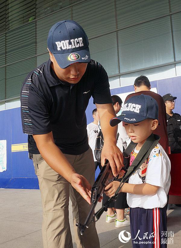 中国第一聋哑警察图片