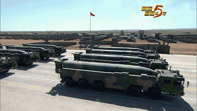 厉害火箭军某旅雨中发射导弹刷新5项纪录