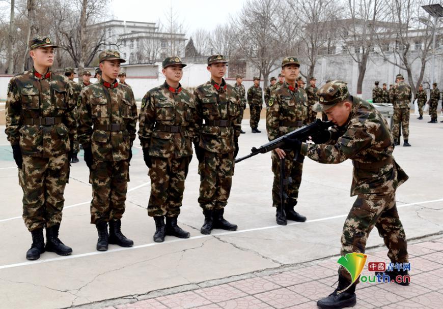 北京2月2日电(记者 孙钊 通讯员 雷键)转眼间,离开摸爬滚打的新兵训练