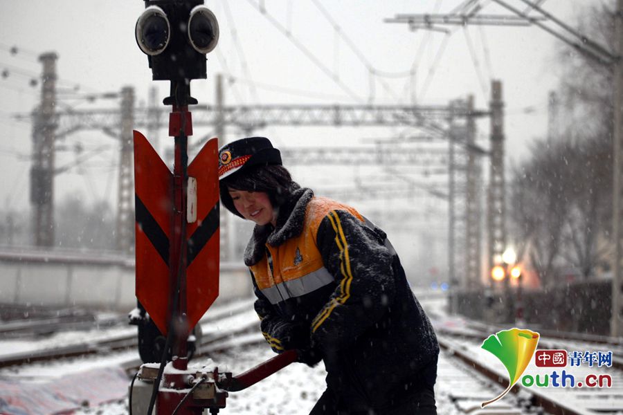 风雪中的女子扳道组
