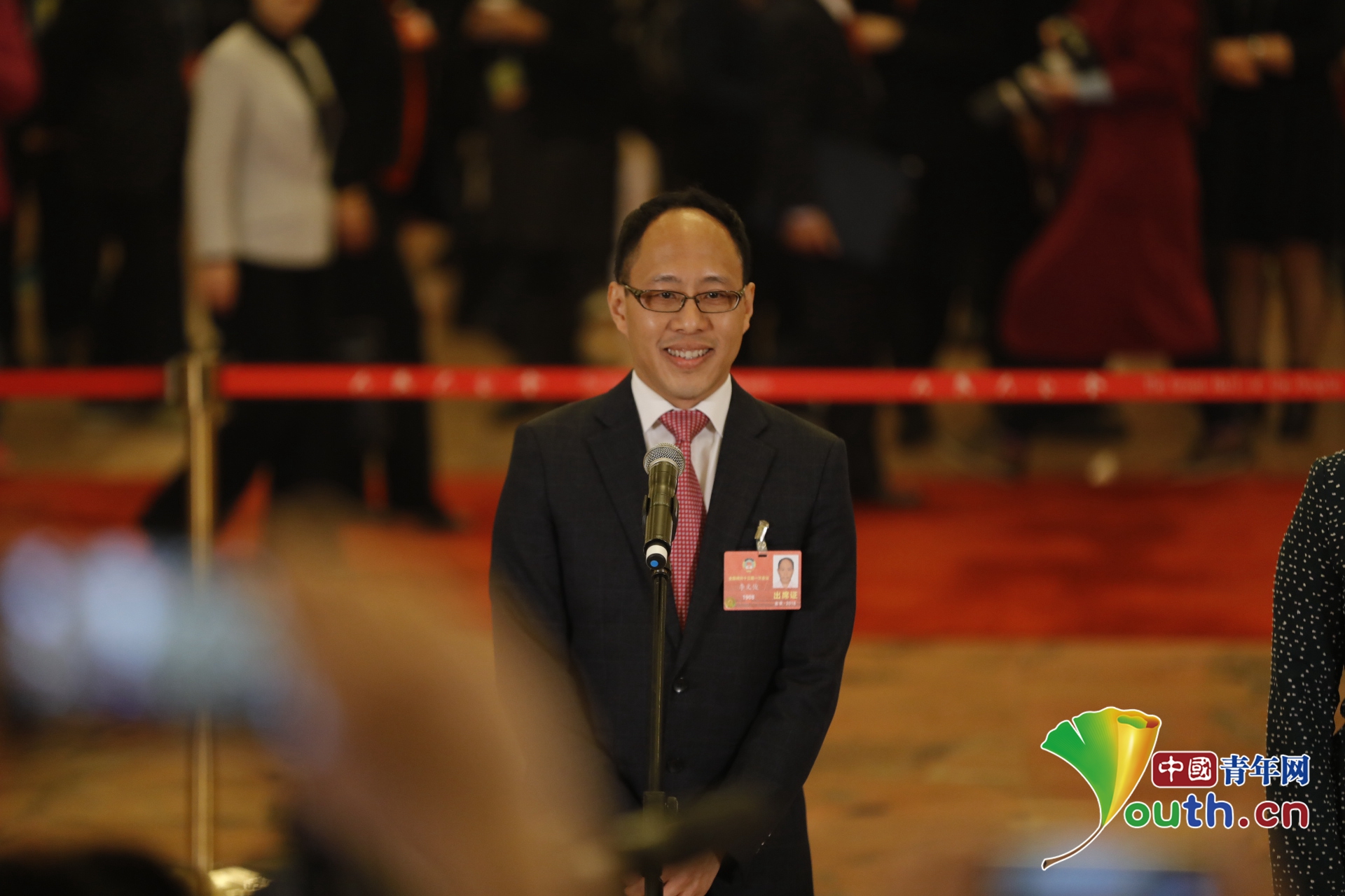 全国政协十三届一次会议委员通道开启