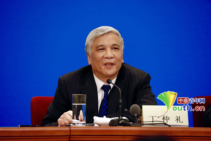 图为民盟中央主席丁仲礼.中国青年网记者 张曈 摄