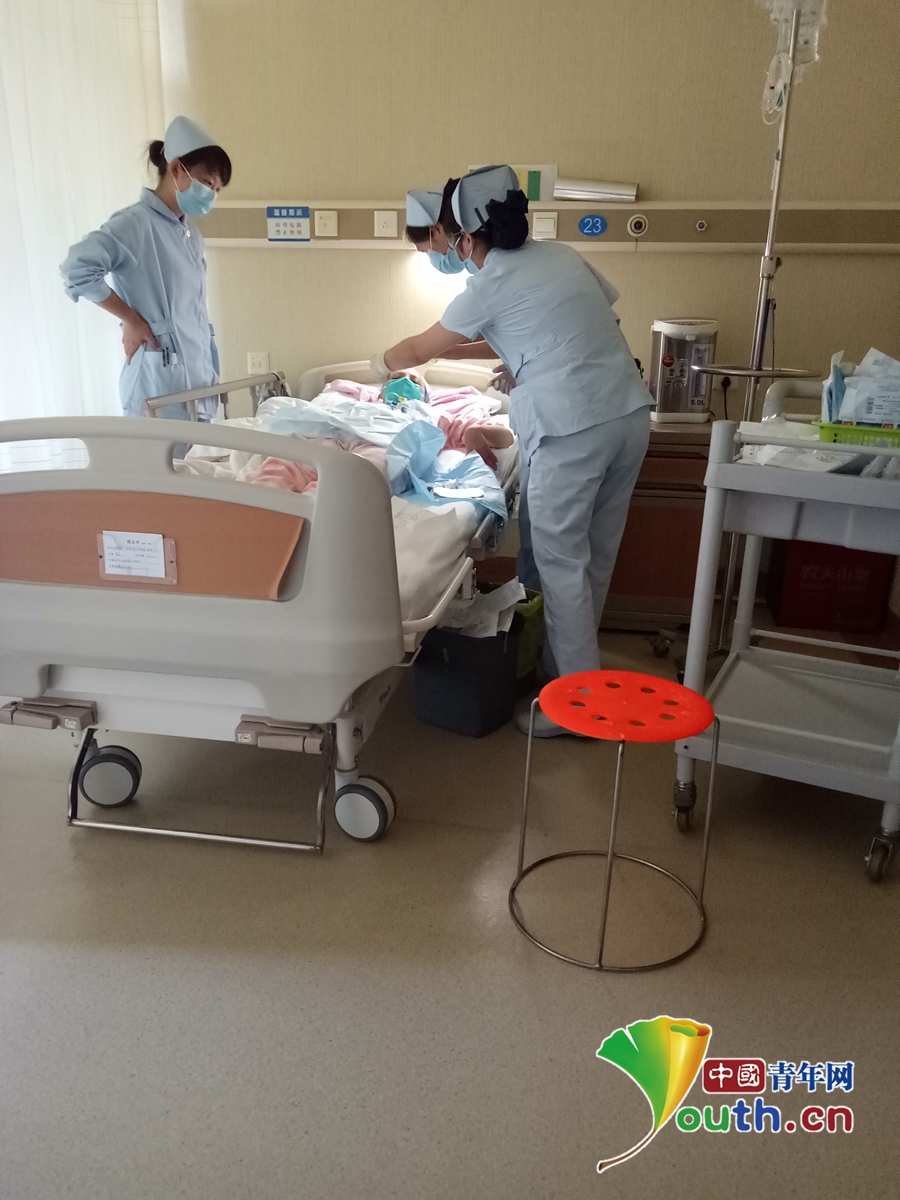 在医院的阳秀娥已全身无力.李长清供图