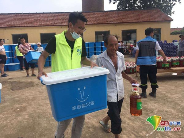 团寿光市委:救灾一线 2000名志愿者连续奋战显