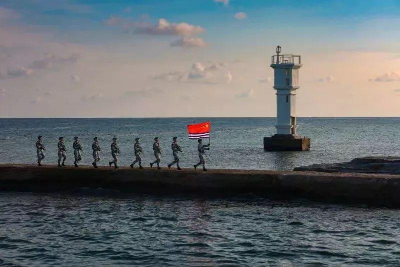 中国海军军人站岗图片