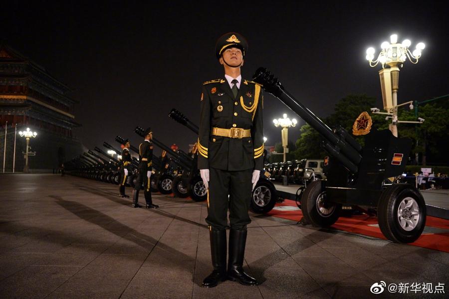 参加国庆阅兵的全体受阅官兵集结完毕