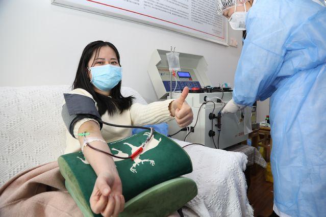 不一样的救死扶伤武汉十九名新冠肺炎康复医护人员捐血浆救治重症患者