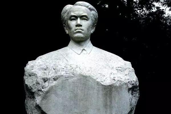 王尔琢立誓以身许国的美髯公