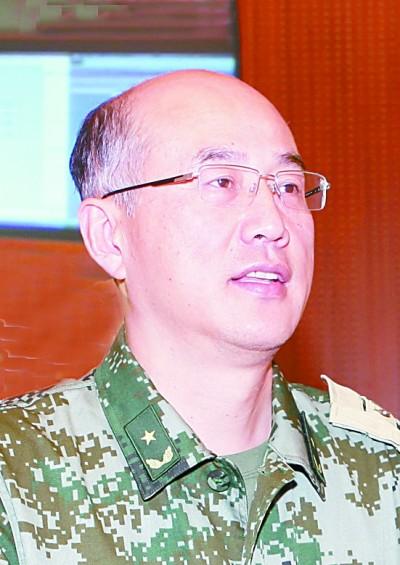 心系"兵棋"——记国防大学联合作战学院教授胡晓峰