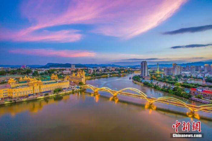 5座城市gdp首破万亿元_新闻频道_中国青年网