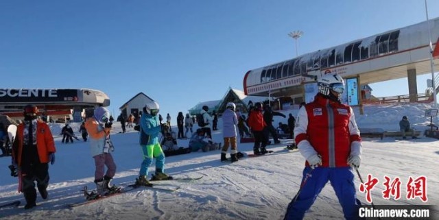 �й����ڱ�ѩ��ҵ�ӿ��γɣ��½����Ϊ�µ���������