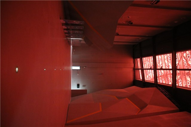 ̽�ݺ������˻�ح������ʯ���������ұ������� ����ɫ������������