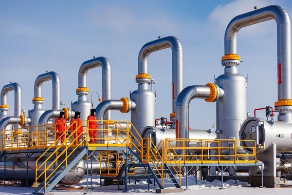 �ж�������Ȼ���ܵ��ں���վ������Ա����Ѳ�졣�ܷ��߹�ͼ