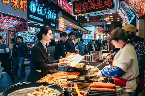 �������й�����Ա����徭Ӫ�߽��ܽ��ڷ����ܷ��߹�ͼ