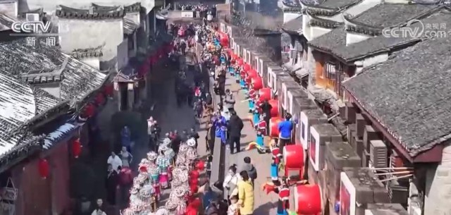 各地庙会、灯展轮番上演 中国传统非遗文化让年味儿更浓