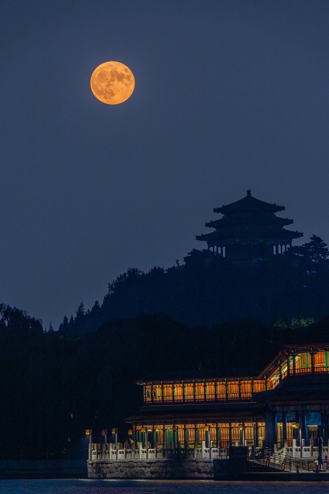 十五的月亮十五圆这个元宵夜邀请你来一起赏月