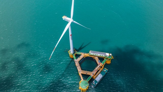 水下养鱼、水上发电！全球首座风渔融合浮式平台投产