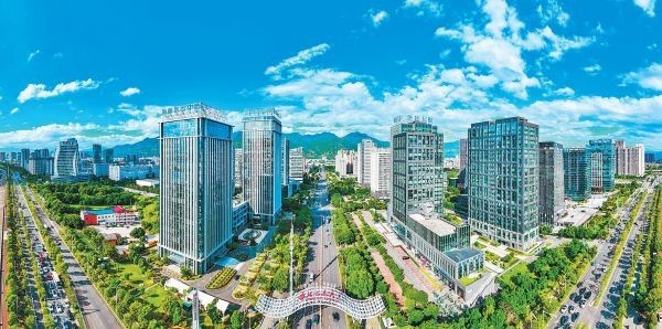 2024年，福州高新区初度进入中国园区高质料发展百强榜。福州日报记者 林双伟摄