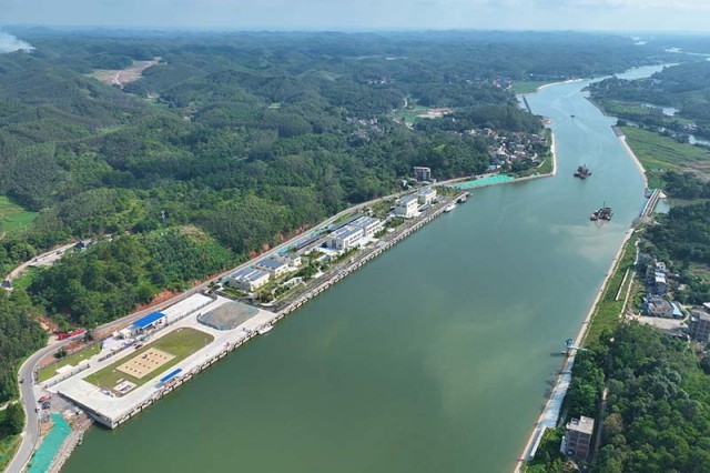 新福水上服务区。平陆运河集团供图