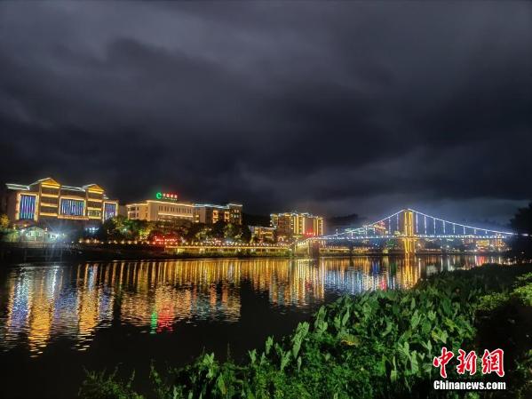 福建省三明市建寧縣夜色誘人.葉秋雲 攝