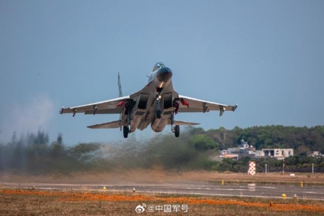 龙年首飞歼11b超清壁纸上新