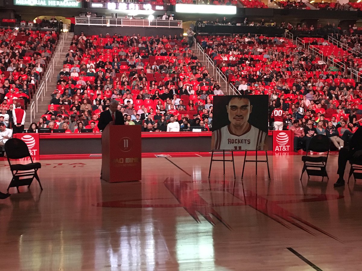 姚明球衣退役:这是属于姚明的荣耀时刻!