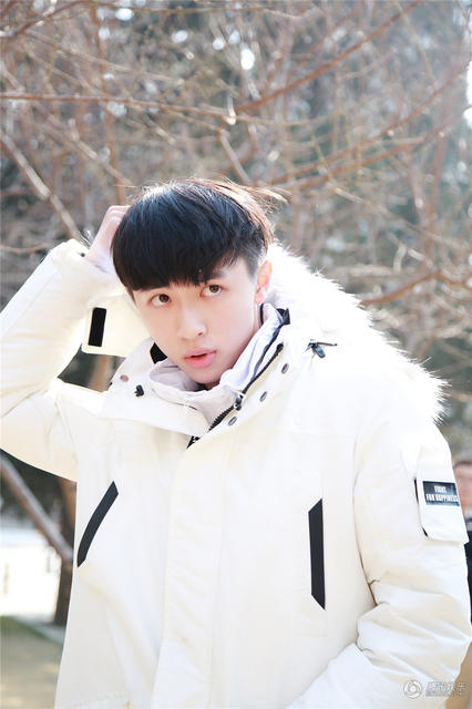 张逸杰现身北电艺考网友最帅北电艺考生