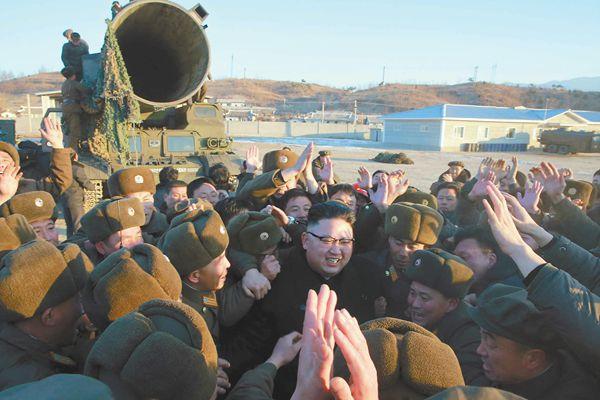 朝鲜成功试射中远程弹道导弹 金正恩:满意
