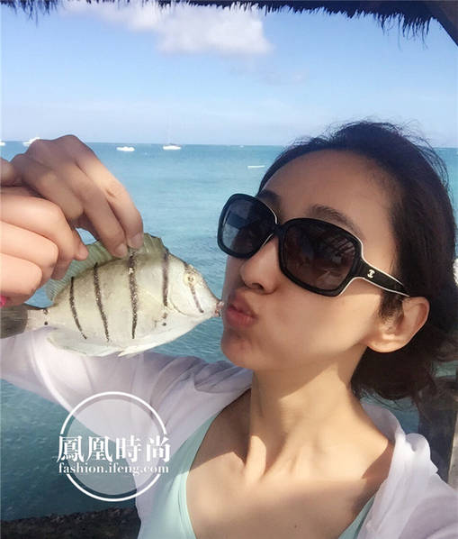 她是最年轻琼瑶女郎长大后又美又会穿