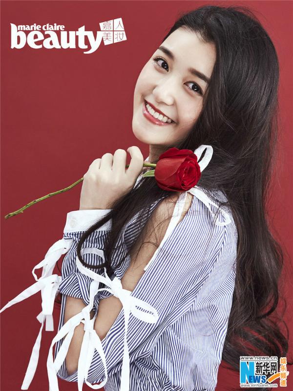 蒋依依曝光早春写真 明眸皓齿春意盎然