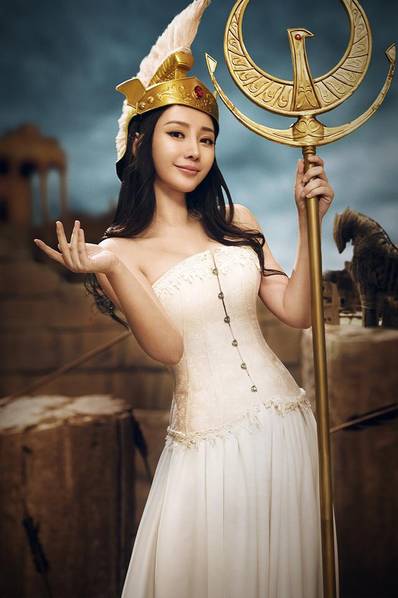 柳岩又给网游代言了 这一次她是"雅典娜"[5]- 中国日报网